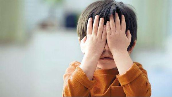 小孩如何预防辐射性眼外伤呢